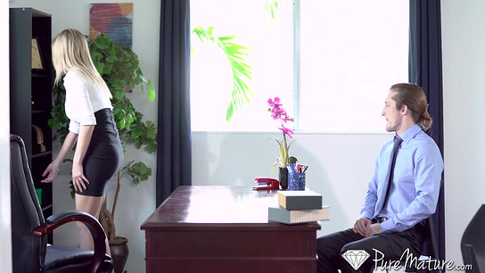 Crazy assistant gets ravage in the arse