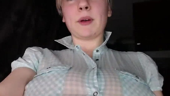 Blondie with monstrous cupcakes posing to the cam